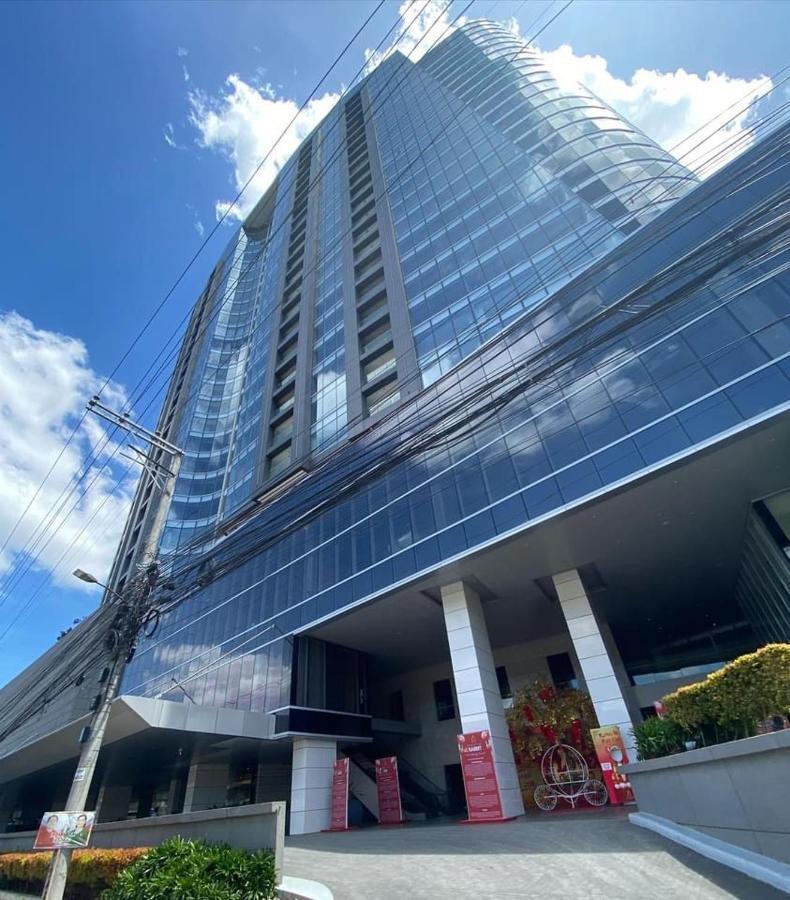 Condotel Aeon Towers Davao 20Mbps Wifi Экстерьер фото